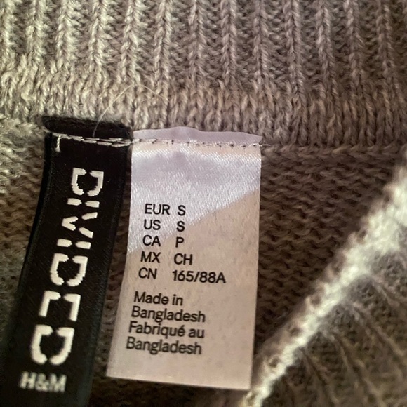 H&M Sweater - Picture 2 of 2